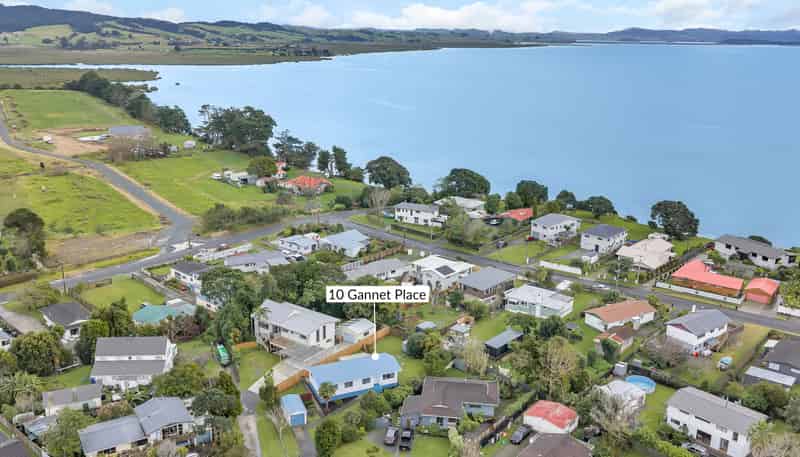 10 Gannet Place, One Tree Point