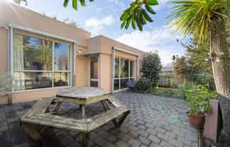 33b Robins Road, Judea
