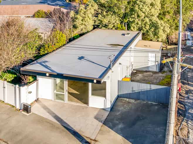 Standalone Commercial Opportunity - Freehold!