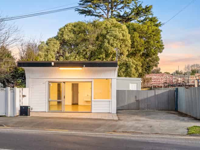 Standalone Commercial Opportunity - Freehold!