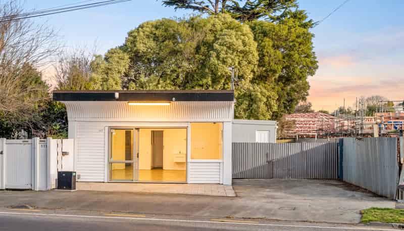 357 Avonhead Road, Avonhead