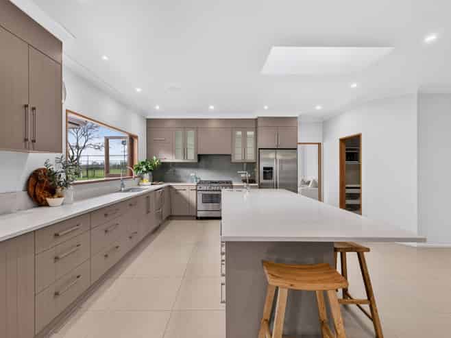 93 Paki Paki Road, Longlands