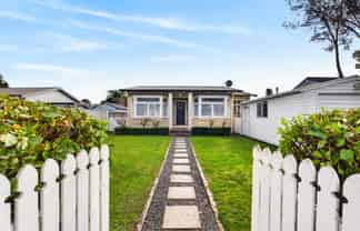 1016 Waipuna Street, Mahora