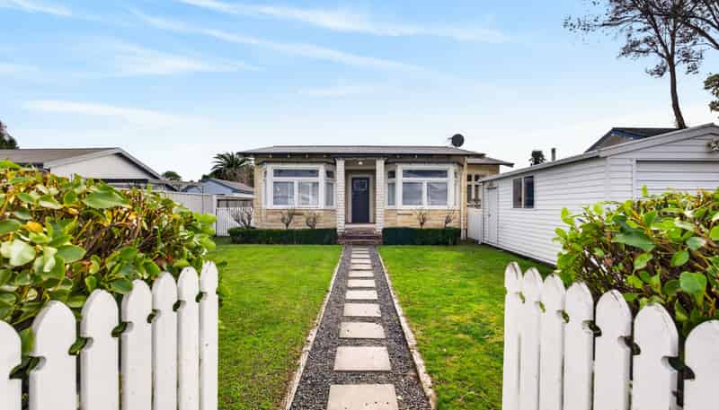 1016 Waipuna Street, Mahora
