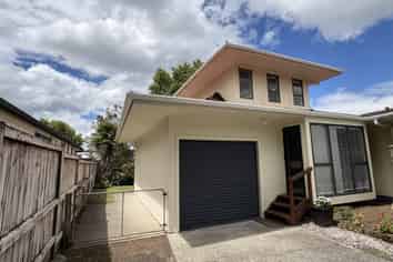 35D Western Hills Drive, Kensington