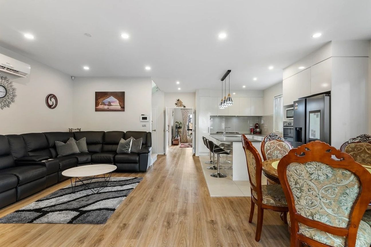 Stunning Family Home in the Heart of Flat Bush - Widok 2