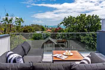 20B Oakwood Grove, Eastern Beach