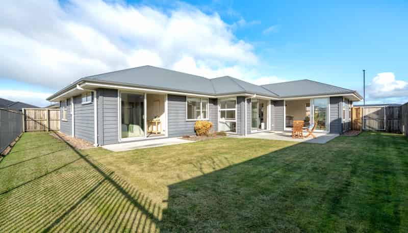 5 Whitehorn Drive, Lincoln