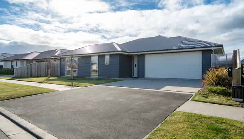 5 Whitehorn Drive, Lincoln