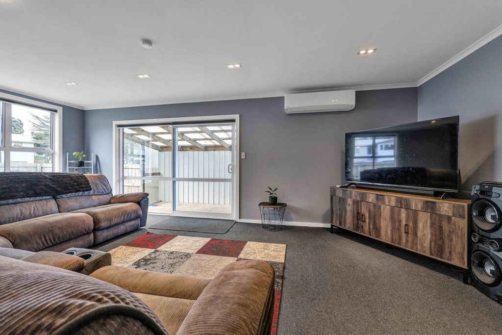 Modernised, spacious, secure, and convenient! - Aanzicht 3
