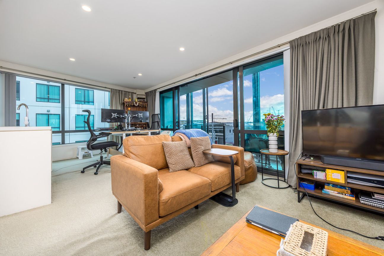 DECLARED RESERVE $69,000 - Bild 2