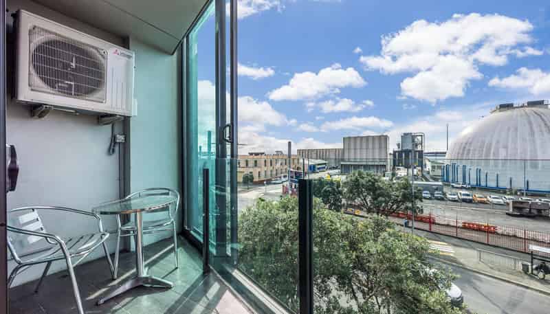 325/8 Dockside Lane, Auckland Central
