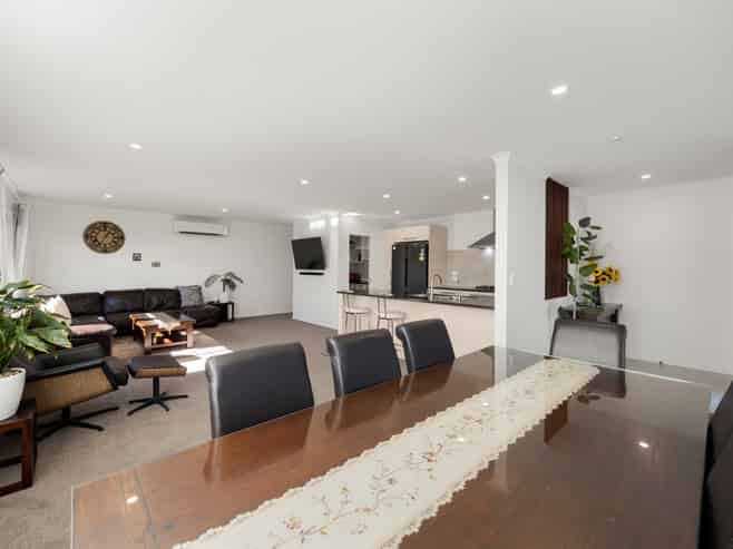 20 Trewern Avenue, Chartwell