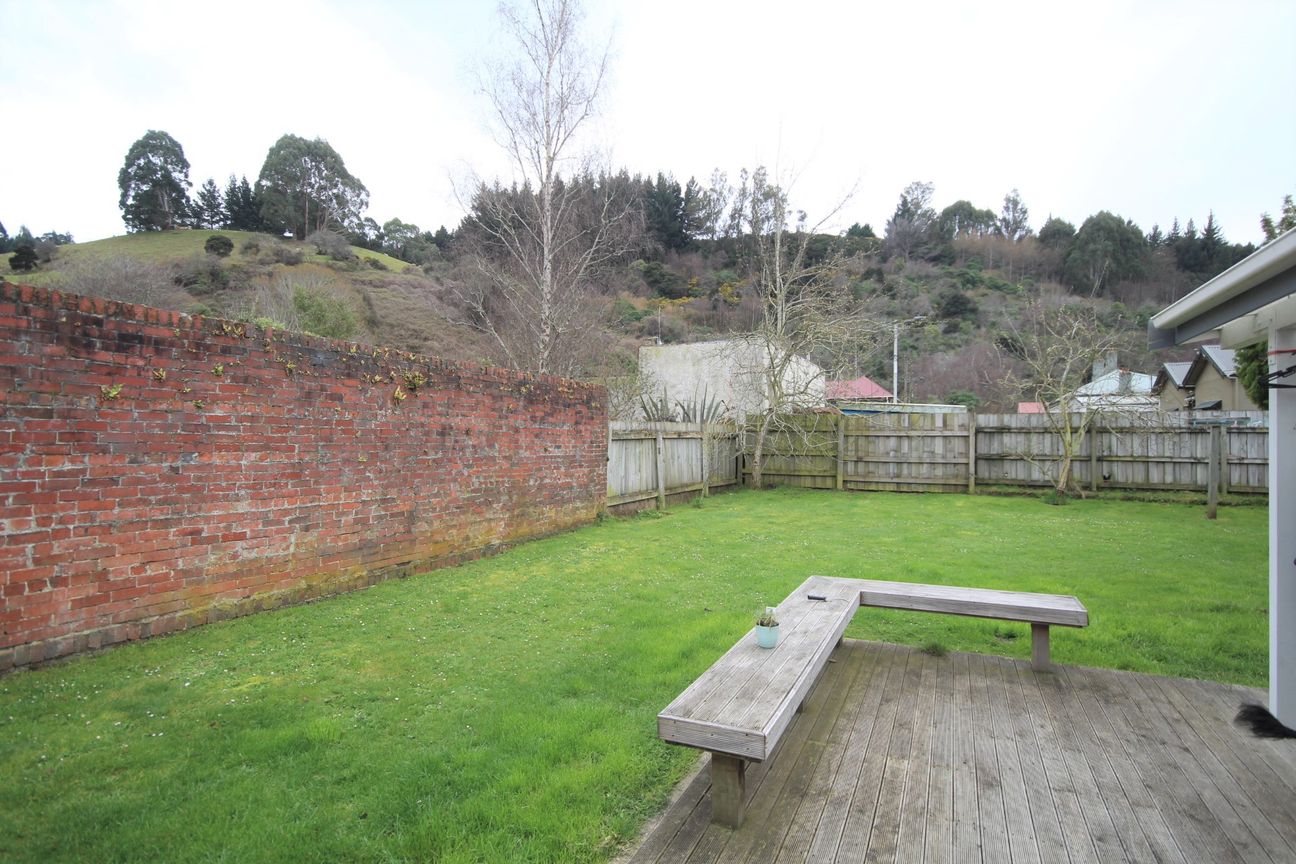 Spacious 5-Bedroom Home with Sleepout - Ansicht 3