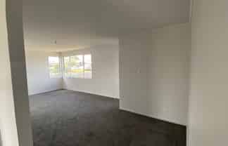 8 Garth Place, Manurewa
