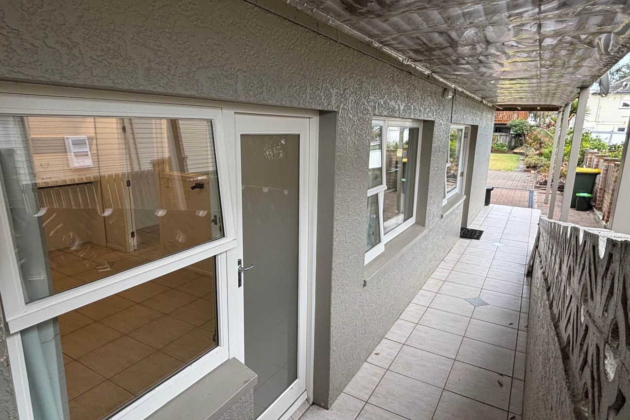 Simple One Bedroom Unit - Mehr