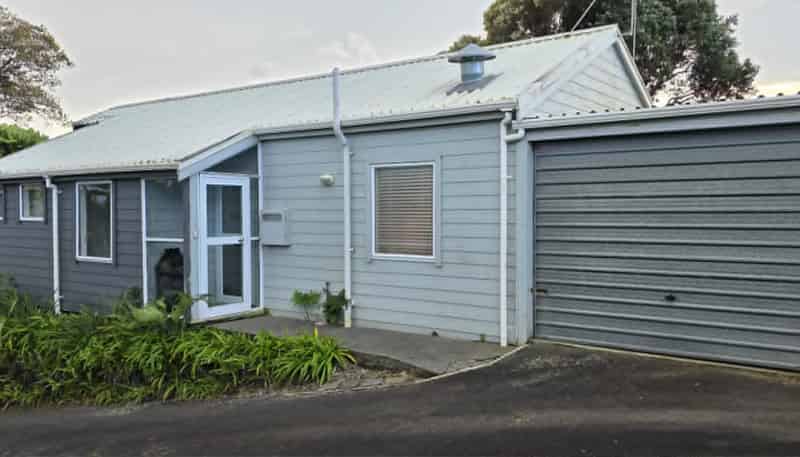 21 Arden Place , Oakura