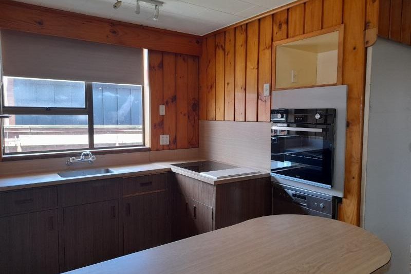 Large Family Home - Aanzicht 5