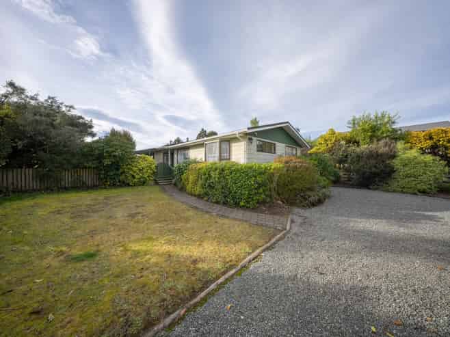 33 View Street, Manapouri