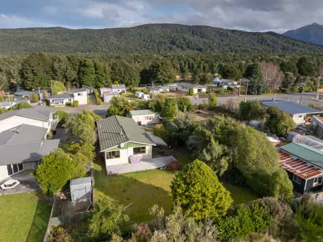 33 View Street, Manapouri