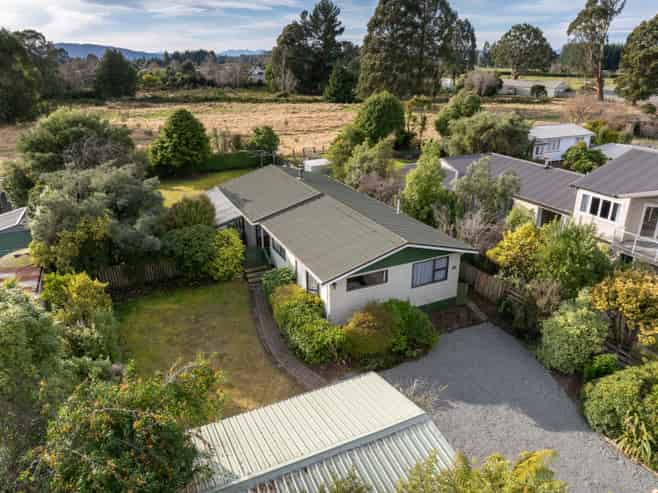 33 View Street, Manapouri
