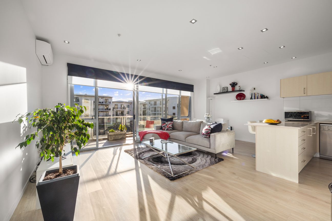 Park Views, Pool Days, City Nights – pohled 3
