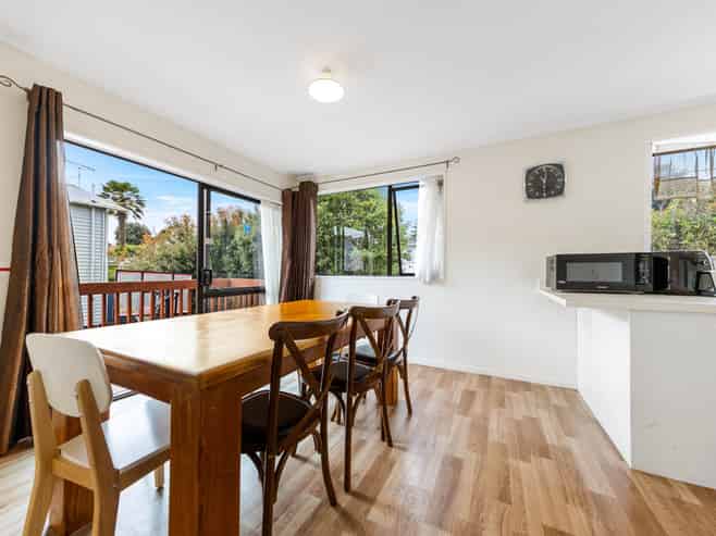 581B  Mt Albert Road, Royal Oak