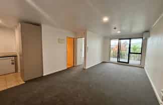 2P/1 Wadier Place, Henderson