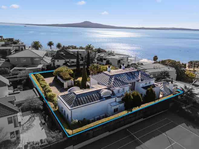 10 Long Drive, Saint Heliers