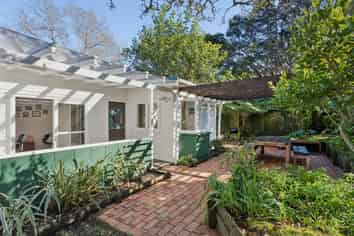 1 Kilgour Terrace, Huia