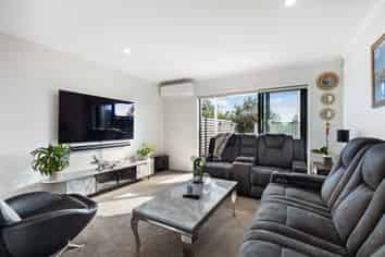 28A Biplane Street, Takanini
