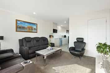 28A Biplane Street, Takanini