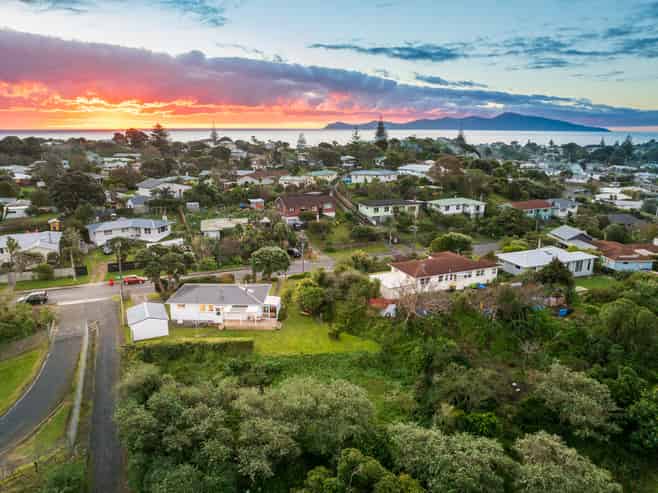100 Tilley Road, Paekakariki