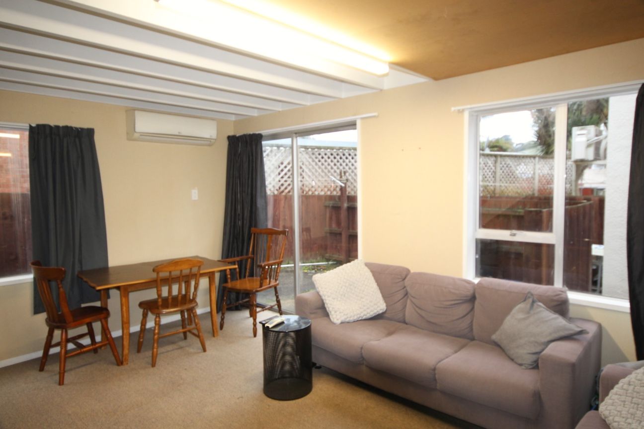 Centrally Located 2 bedroom Unit - Więcej