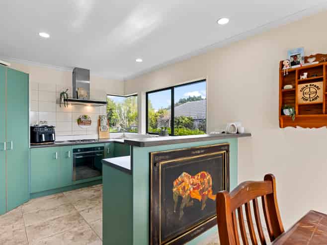 6 Araminta Place, Beachlands