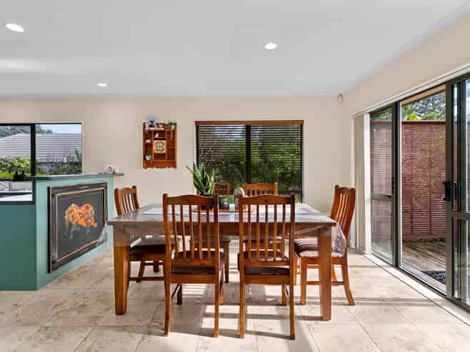 6 Araminta Place, Beachlands