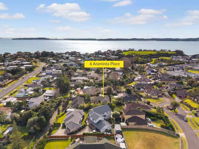 6 Araminta Place, Beachlands