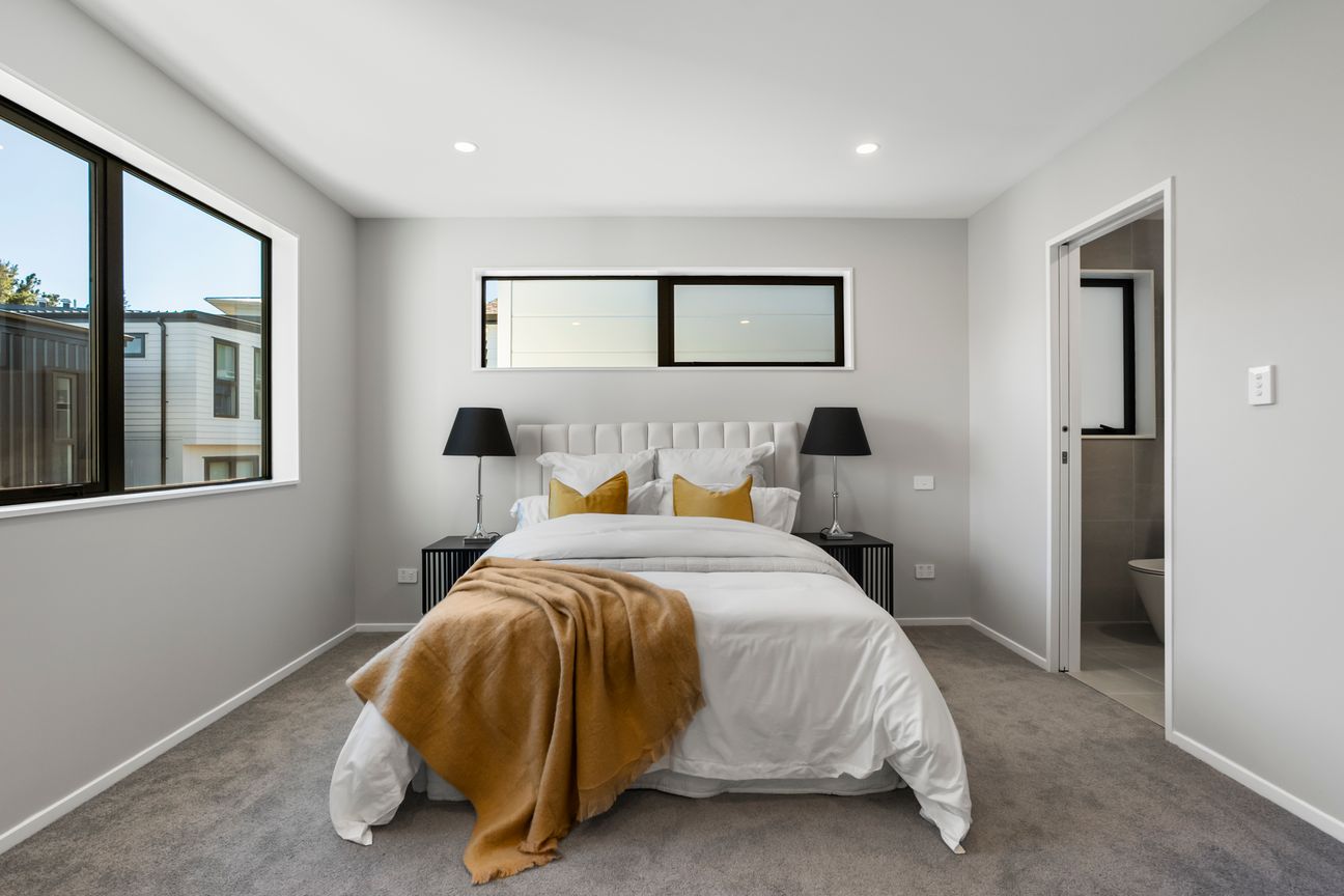 A Rare Opportunity - Brand new 5 bedrooms house - Vista 5