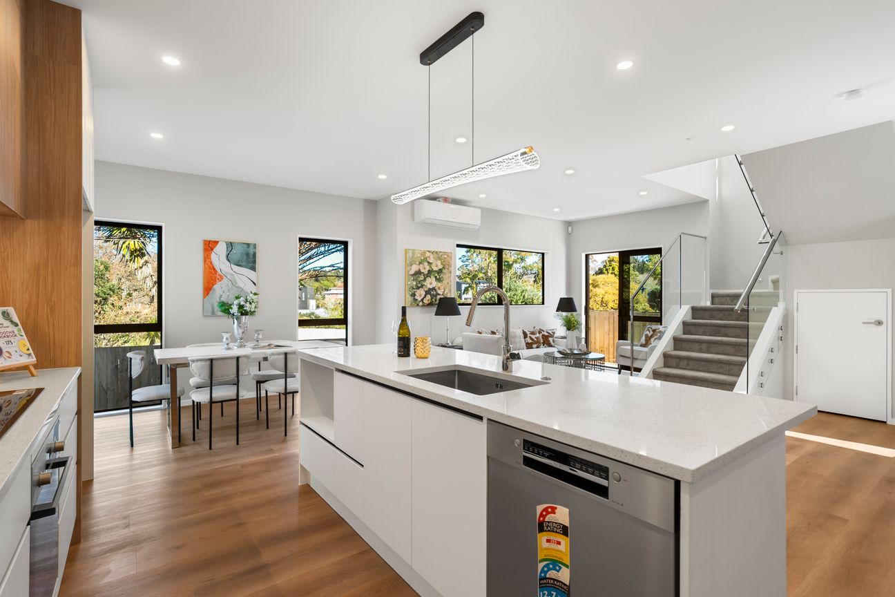 A Rare Opportunity - Brand new 5 bedrooms house - Vista 2