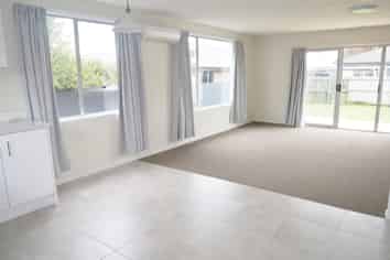 2/18 Bonar Pl, Woolston