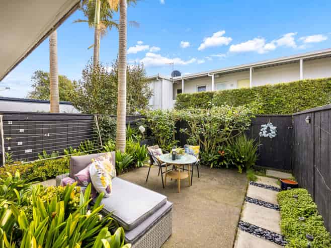 2/25 Wallace Street, Herne Bay