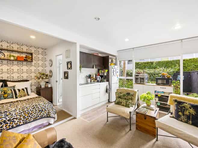 2/25 Wallace Street, Herne Bay