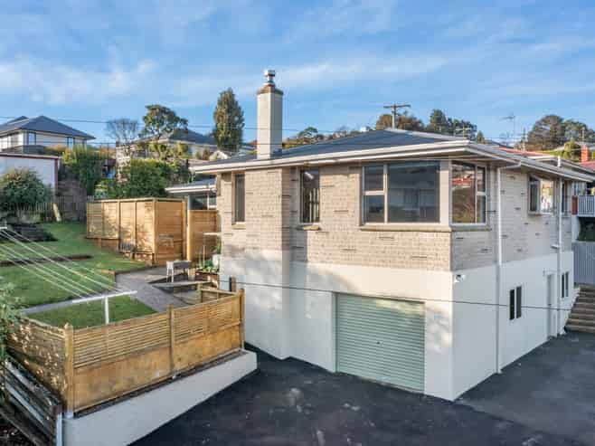 100 Barr Street, Kenmure