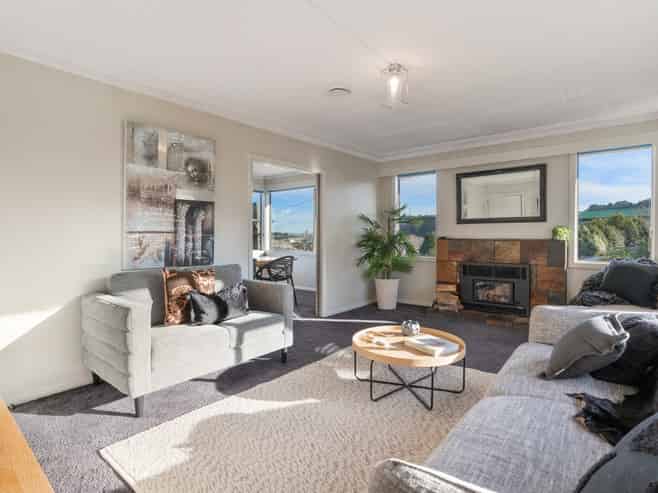 100 Barr Street, Kenmure