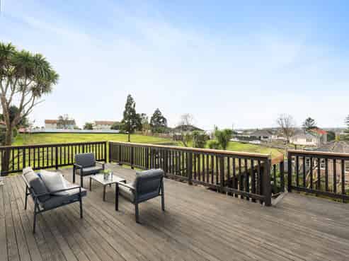 44 McCulloch Road, Panmure