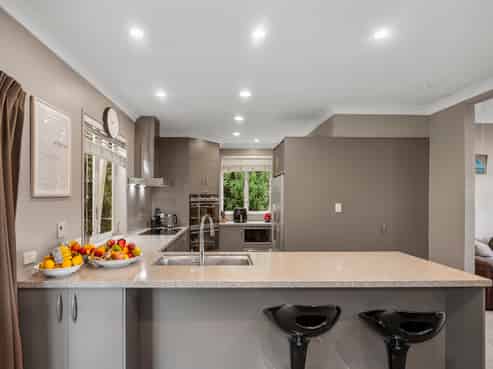 37 Burrows Street, Avenues