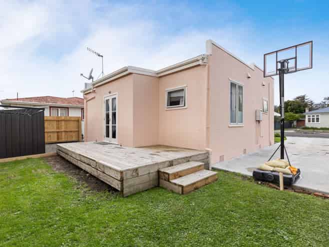 21 Rewa Street, TAKARO