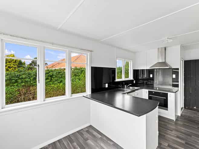 198 Ngamotu Road, Spotswood