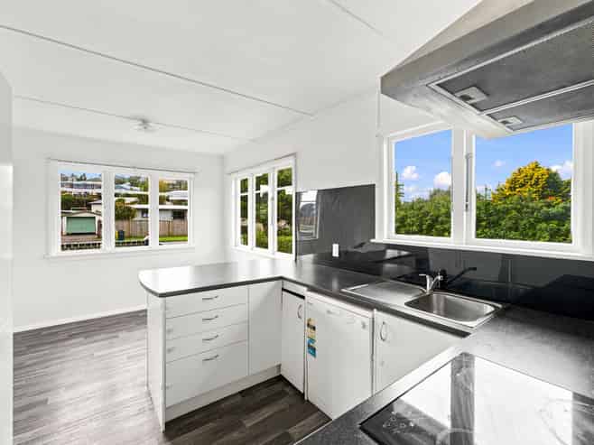 198 Ngamotu Road, Spotswood