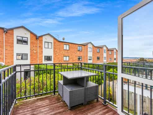 70 Niu Lane, Te Atatu South